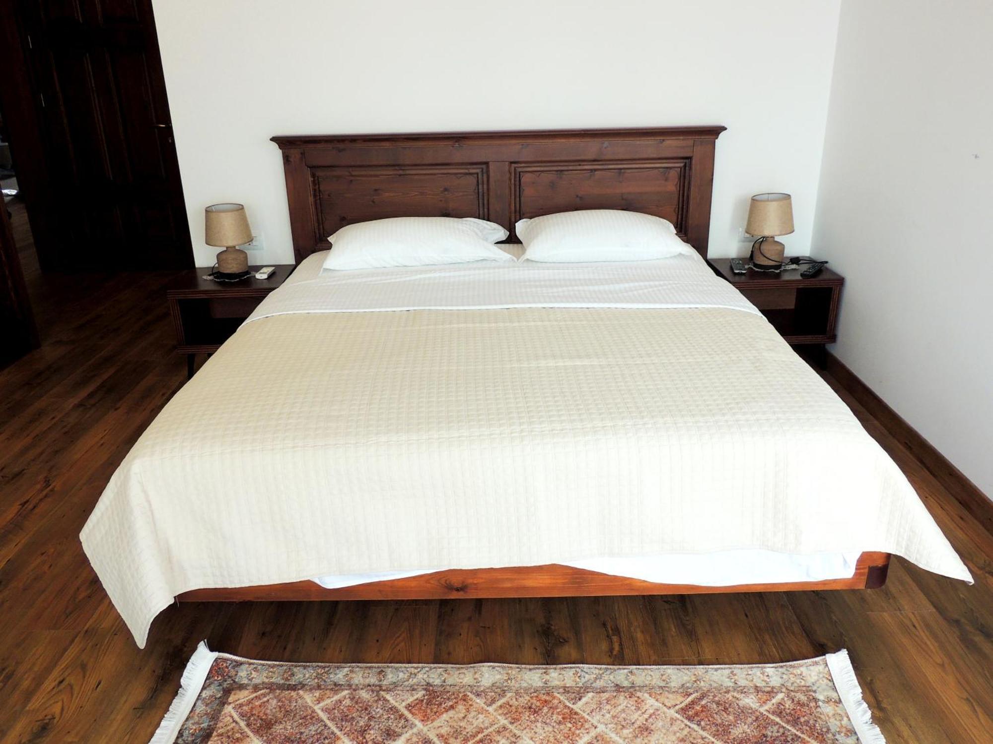 Pupa Winery & Guest House - Berat Gjestgiverier