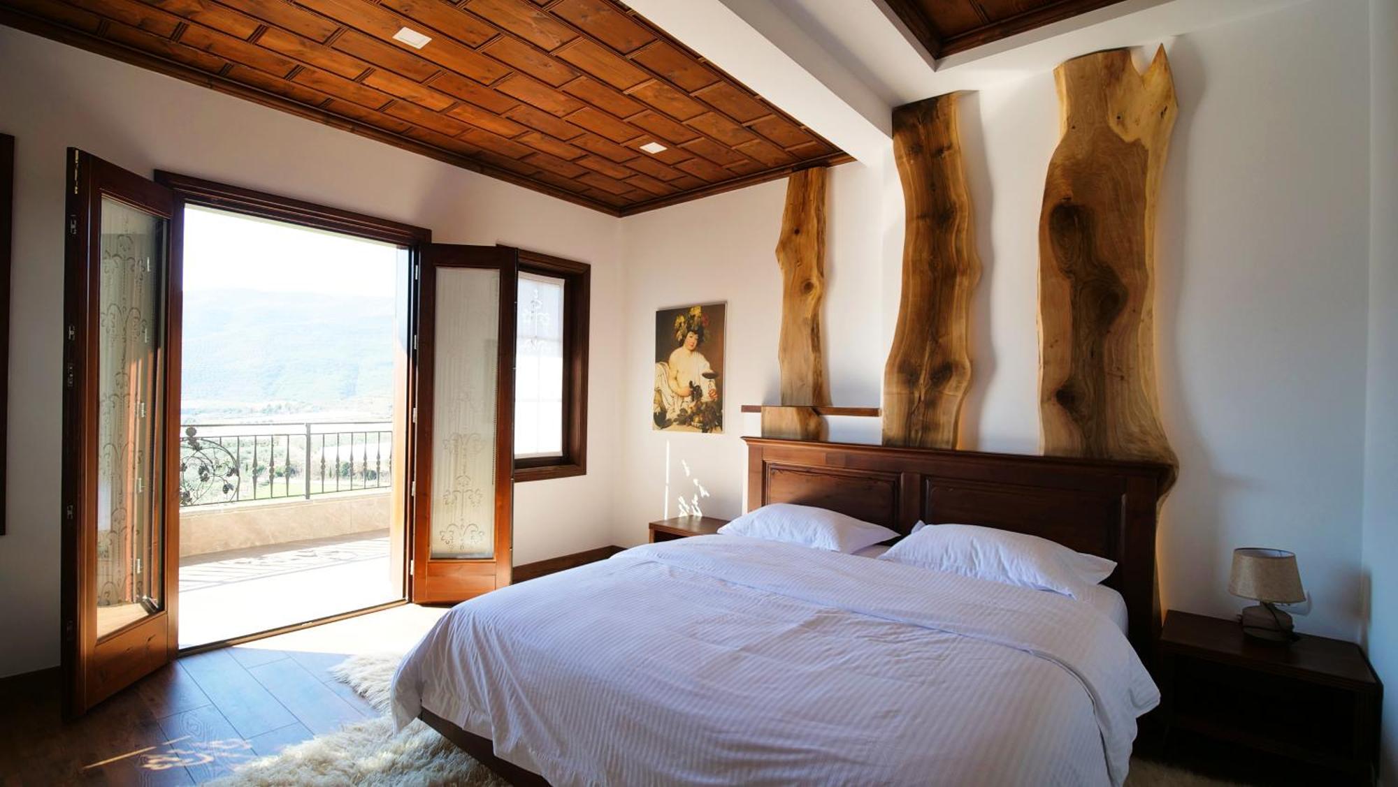 Pupa Winery & Guest House - Berat Gjestgiverier *