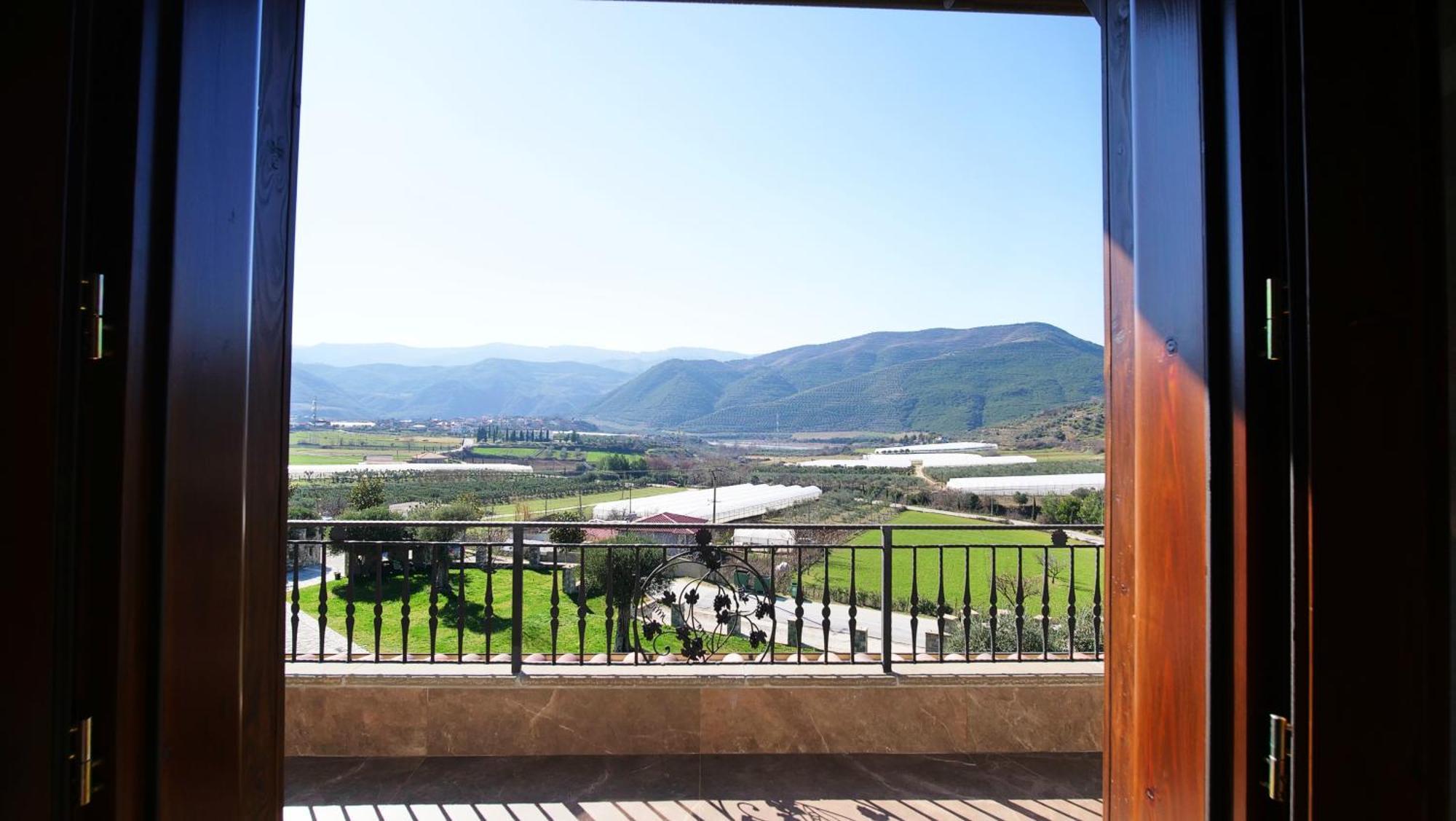 Pupa Winery & Guest House - Berat Gjestgiverier Berat